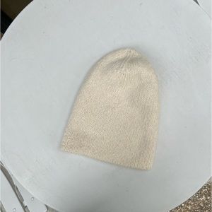 NWOT Lauren Manoogian cream beanie